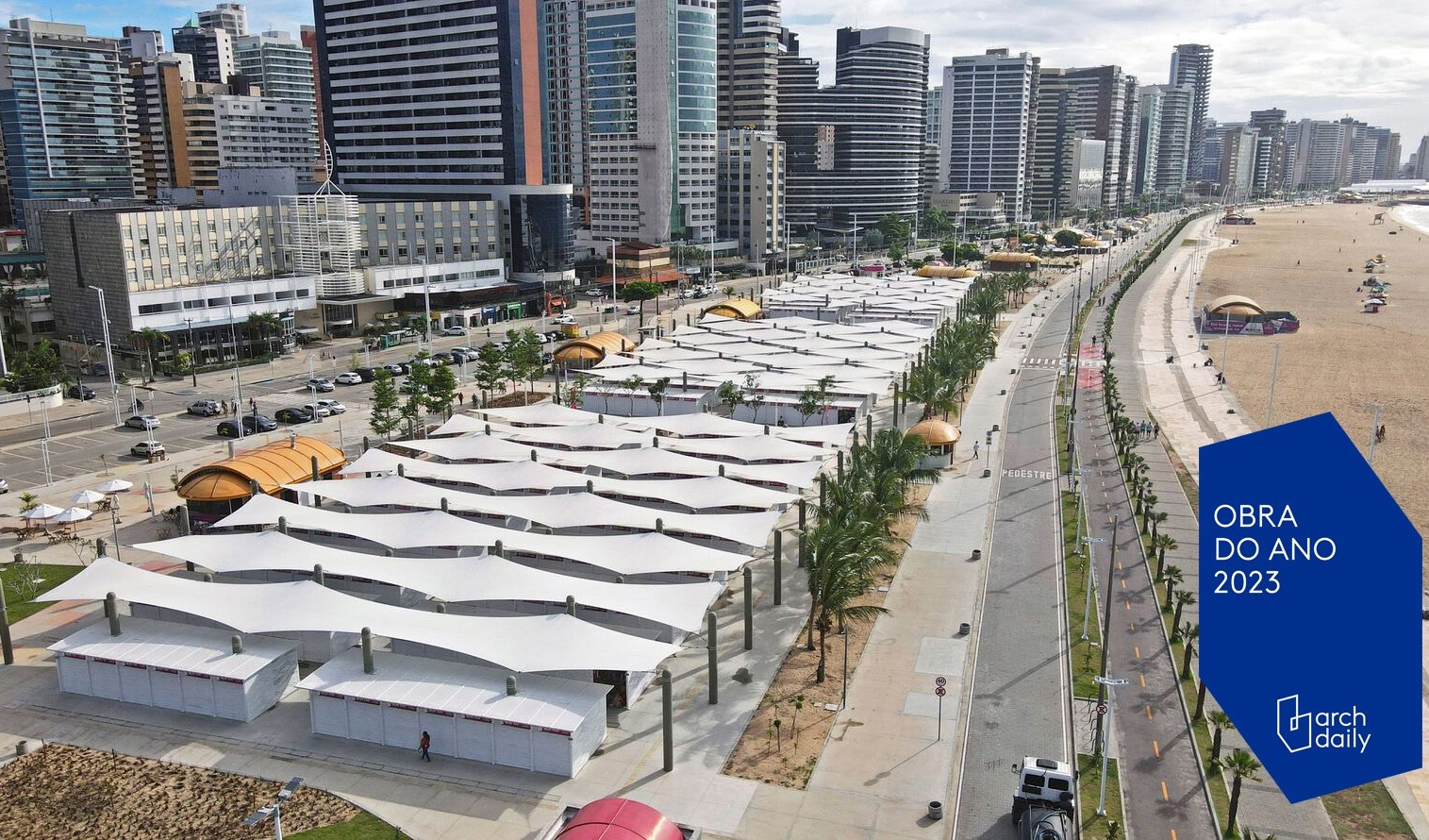 vista aérea dos boxes da feirinha da beira-mar